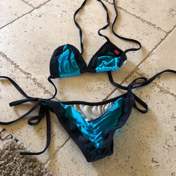 Bathing suits - Picture 6 of 8